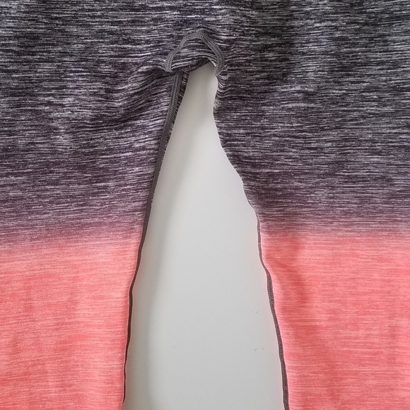 Itzon Ombre Capri Yoga Leggings Size XL - Picture 5 of 7